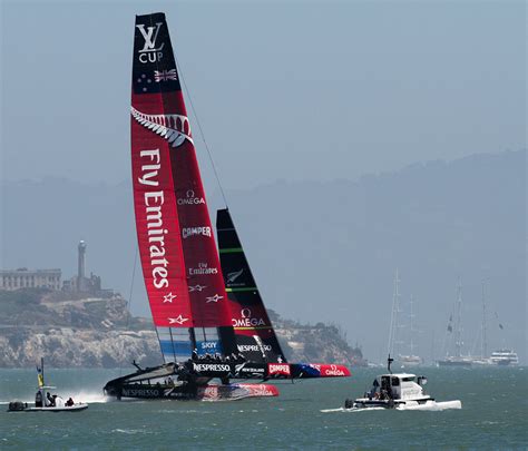 LOUIS VUITTON CUP .